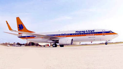 b737-800.jpg (13,863 bytes)